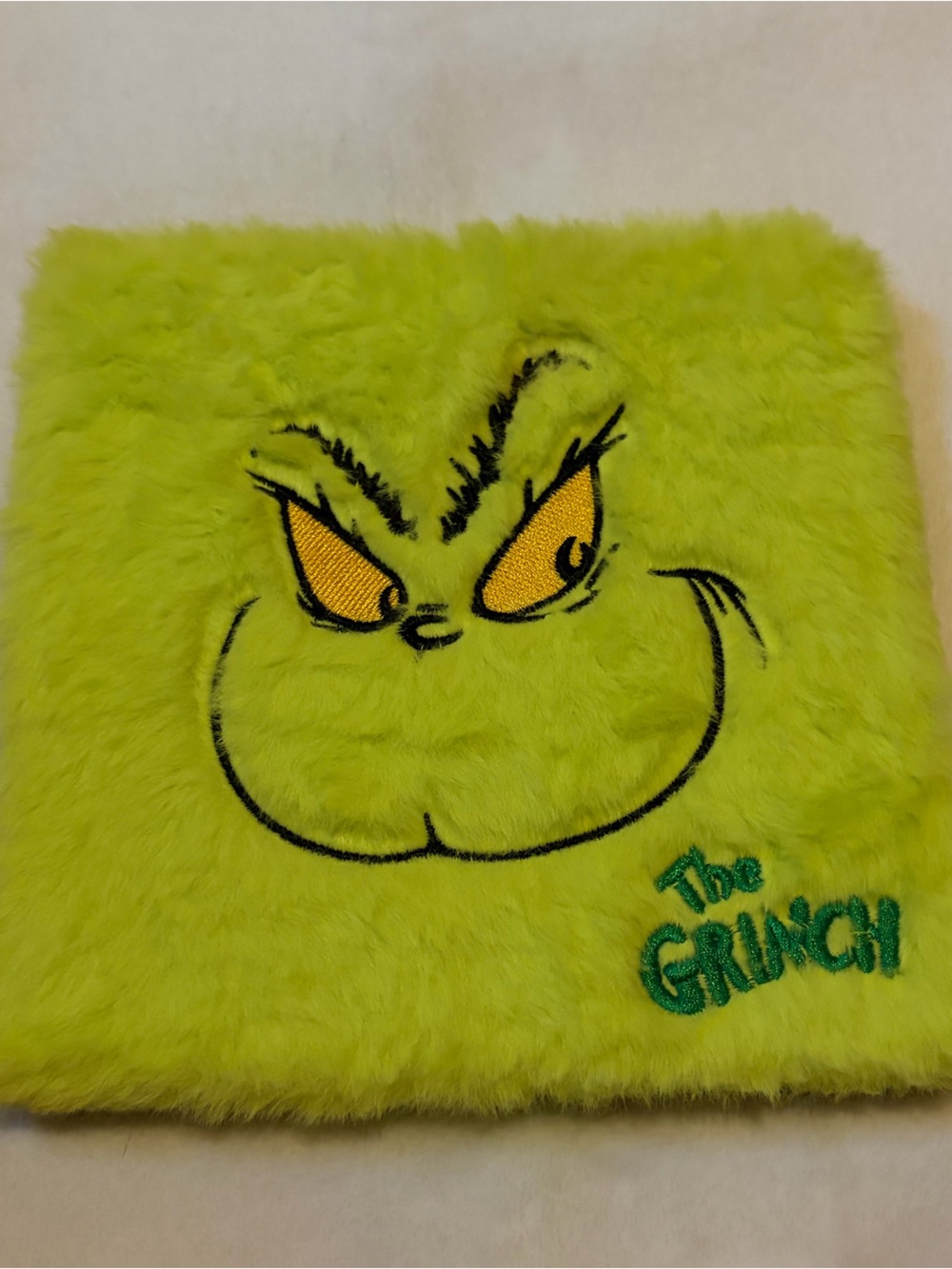 THE GRINCH fuzzy Eyeshadow Palette